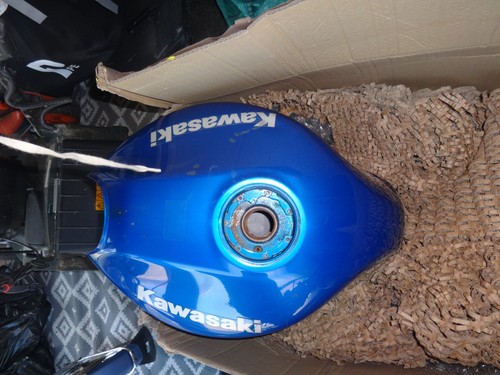 Kawasaki zr7 zr7s fuel tank - zr7,