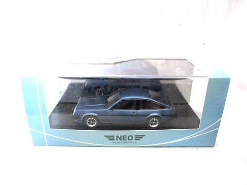 Opel manta metallic blue - b,