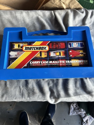 Matchbox carry case with - carry,