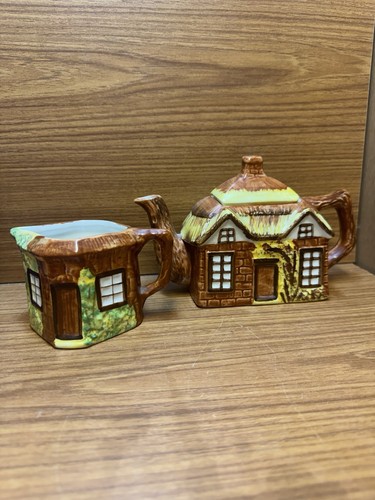 Vintage cottage teapot - vintage,