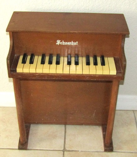 Vintage schoenhut child toy - schoenhut,