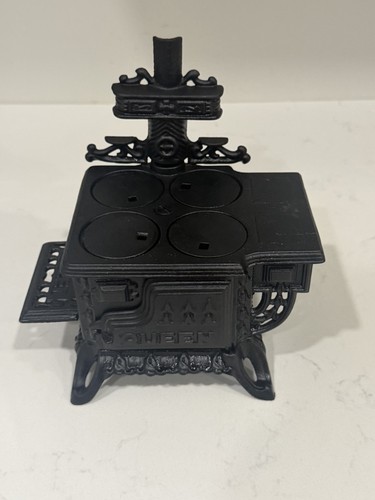 Vintage queen mini black cast - queen,