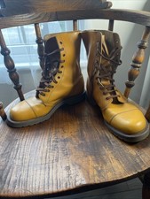 Dr. Martens Hawkins Astronauts