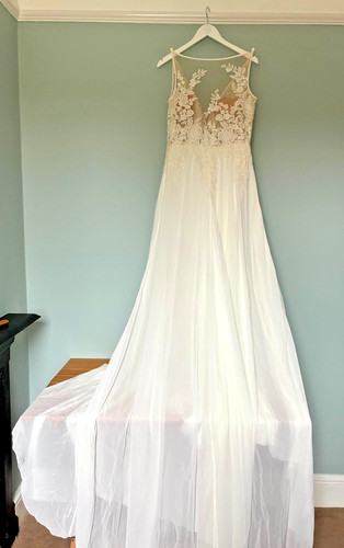 Pronovias escala a - 'escala', a-line