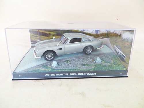 James bond 007 collection - james,