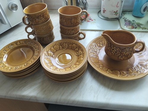 Royal worcester crown ware cup - ware,