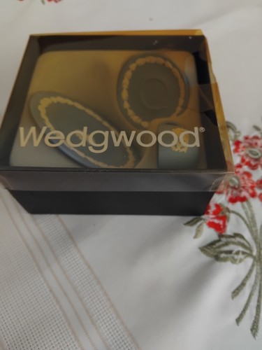 Wedgwood blue jasperware - blue,