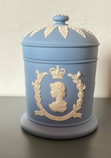 WEDGWOOD WHITE ON BLUE JASPER JASPERWARE RARE 1953 CORONATION QUEEN ELIZABETH 2