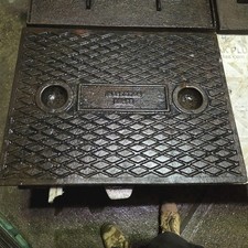 Cast iron Manhole Cover 665mm X 510mm Inspection Cover heavy duty Free p&p 