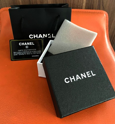 Chanel empty box - empty,