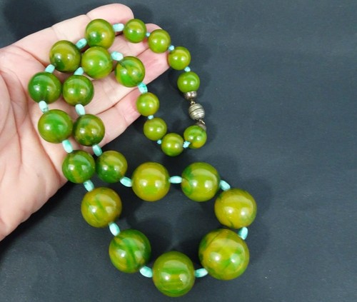 Art deco bakelite necklace - deco,