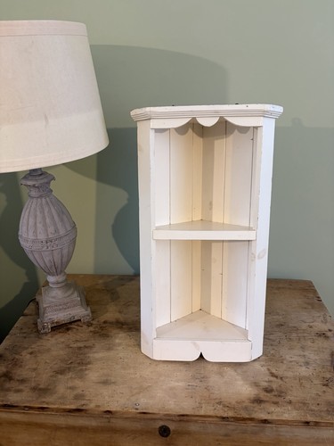 Cream scallop edge - , wooden