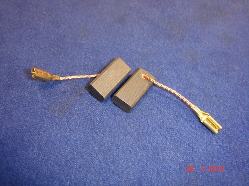 Set carbon brushes for - of,