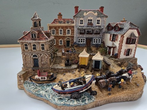 Danbury mint rnli rescuers - danbury,