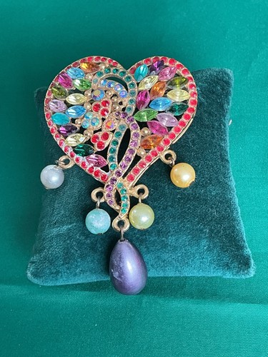 Stunning heart shape brooch - stunning!!,