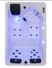 RRP £4995 COMPACT 2-3 PERSON ADONIS SE PREMIUM HOT TUB SPA FREE DELIVERY UK