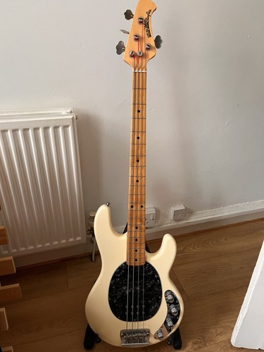 Ernie ball musicman stingray - ball, 4