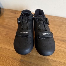 Artvep black cycling shoes