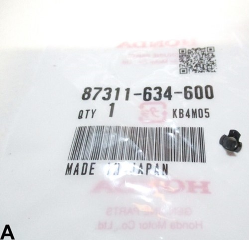 Clip tank emblem clamp - 1,