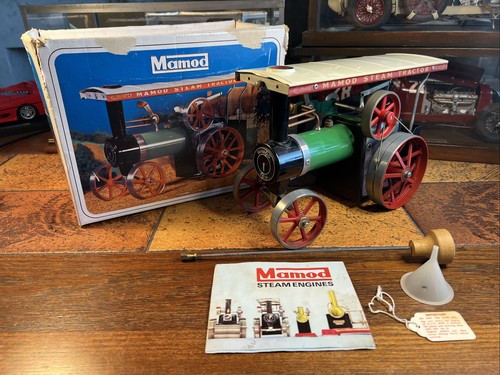 Vintage mamod steam tractor - vintage,