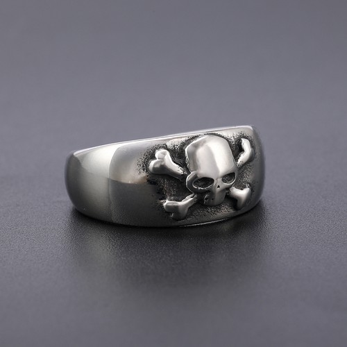 Unisex skull crossbones ring - &,