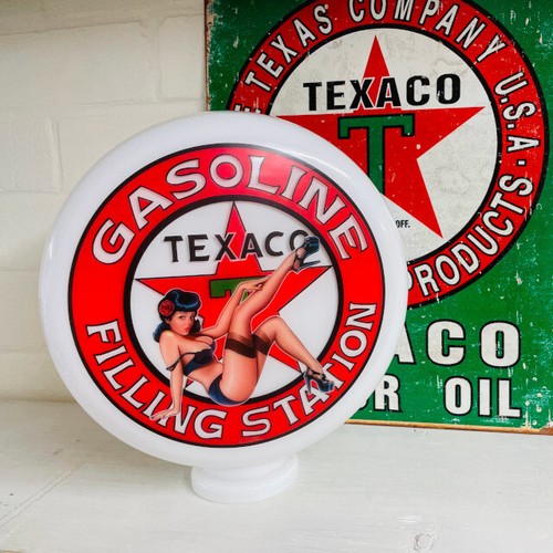 Texaco filling station - station, pinup