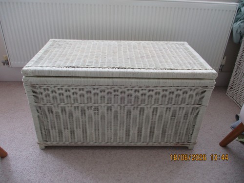 Wicker ottoman storage - ,
