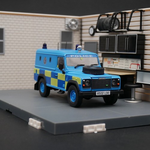 Atlas land rover - ,