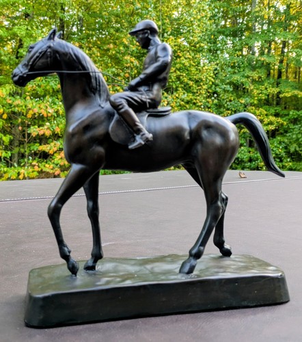 Sculpture equestrian lodge - sculpture,