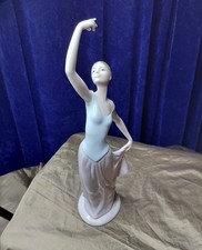 NAO by LLADRO "The Dance Is