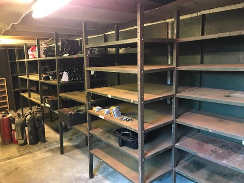 Dexion shelving green side - shelving,