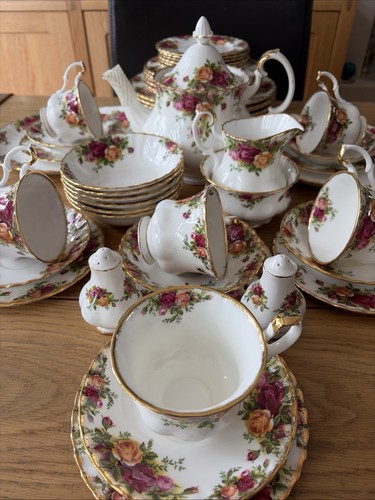 Royal albert old - old, roses