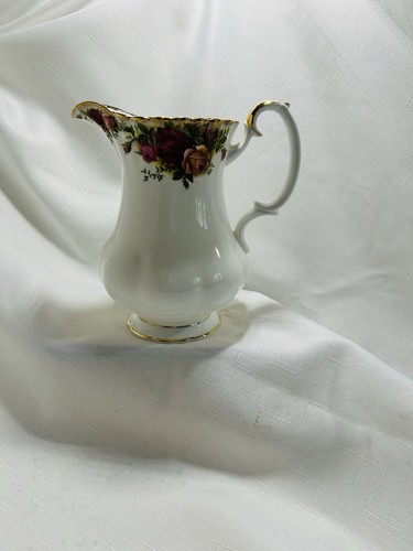 Royal albert bone china old - albert,