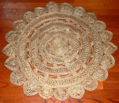 Round braided jute rug - round,