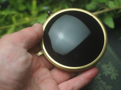 Curved black scrying mirror - black,