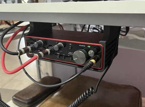 Focusrite scarlett 2i2 - scarlett, 3rd