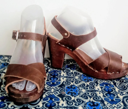 Womens brown heeled clogs 6 - clogs,