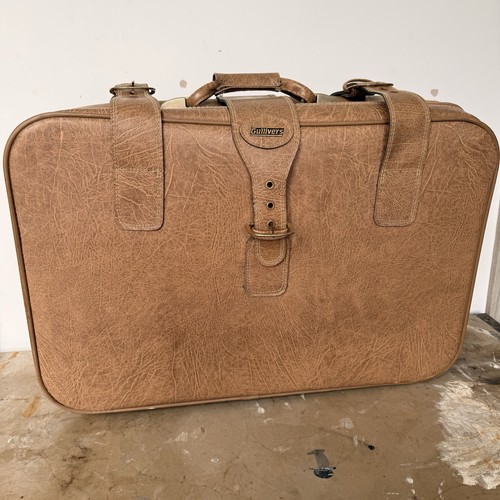 Vintage gullivers suitcase tan - suitcase,