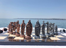 Crusader Chess Set w Board