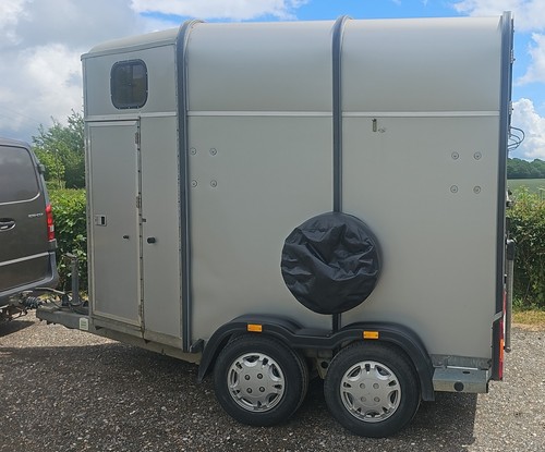 Hb505 double horse - hb505,