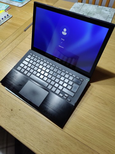 Sony vaio svp132a1cm - sony,