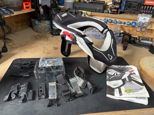 Leatt neck brace dbx - leatt,