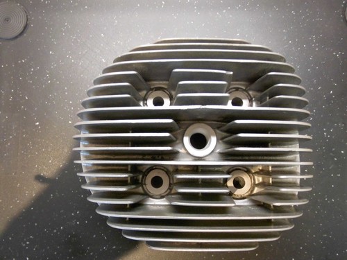 Bsa bantam b175 center plug - bsa,