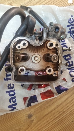 Cylinder head honda fes - cylinder,