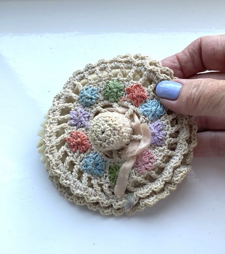 Antique crochet thimble holder - antique,