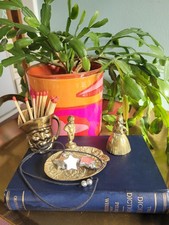 Brass Bundle Toby Jug , Plisse