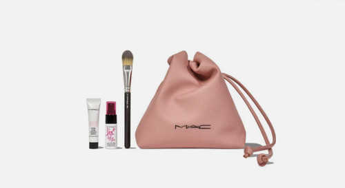 Mac gift set with - gift, pouch