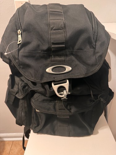 Rare oakley dry goods - oakley, backpack