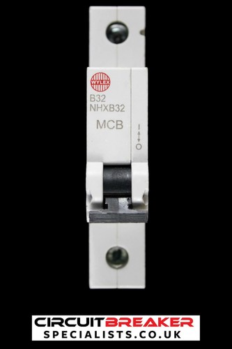 Wylex amp curve - amp, b