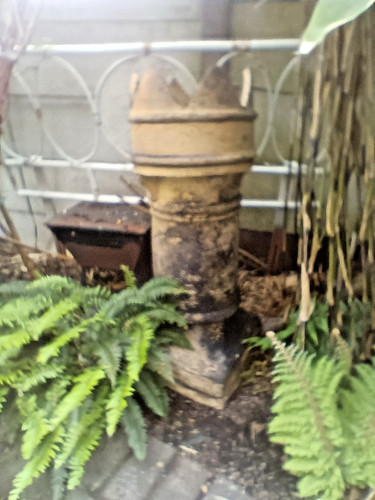 Vintage king chimney - king, pots